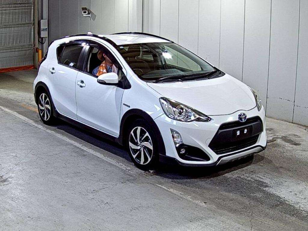 2017 Toyota Aqua Hybrid