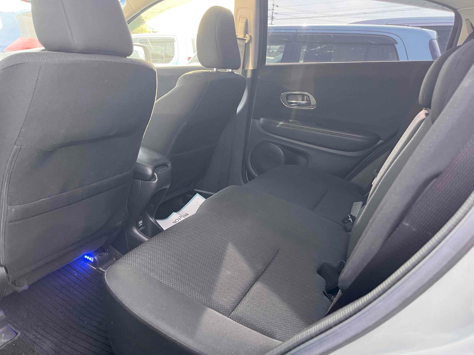 HONDA VEZEL HYBRID X Image 12