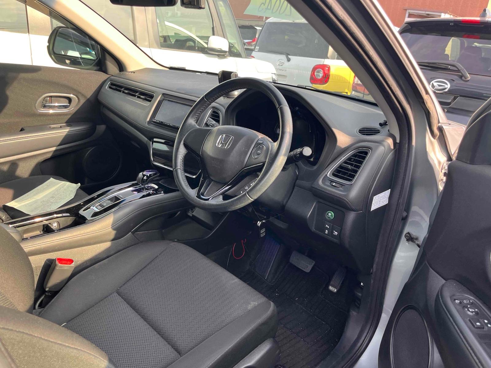 HONDA VEZEL HYBRID X Image 9