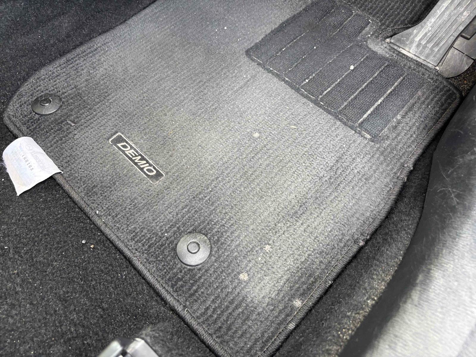 MAZDA DEMIO 13S Image 9