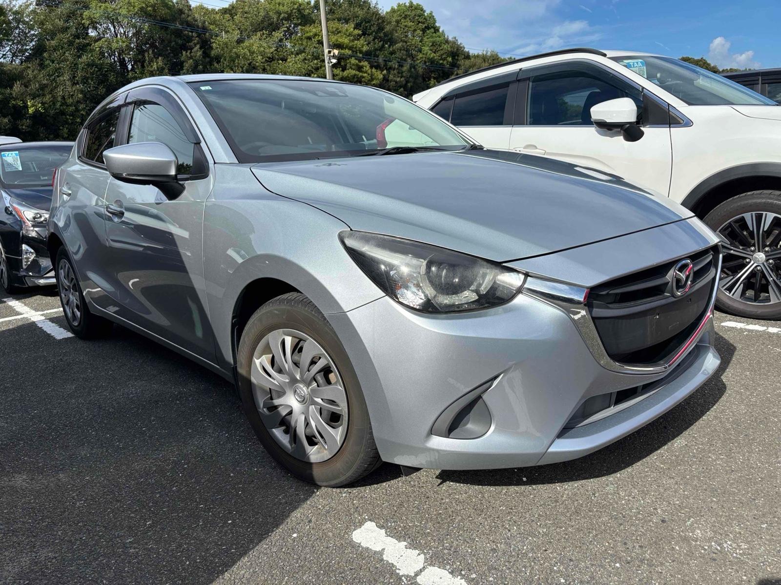 2016 Mazda DEMIO 35,000 km