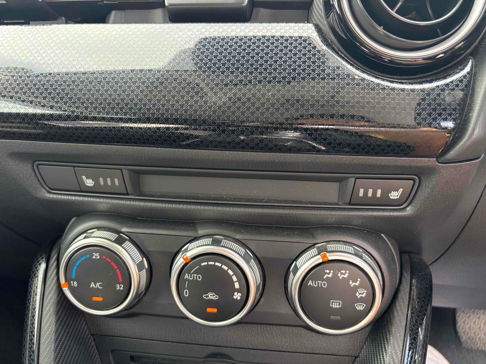 MAZDA DEMIO 13S Image 11