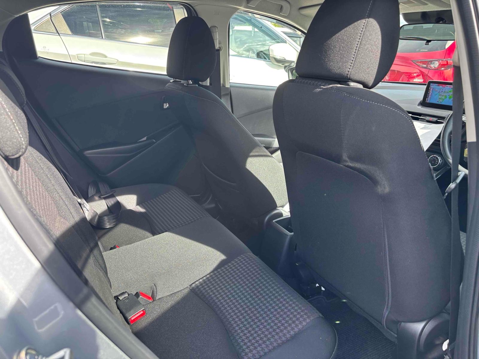 MAZDA DEMIO 13S Image 4