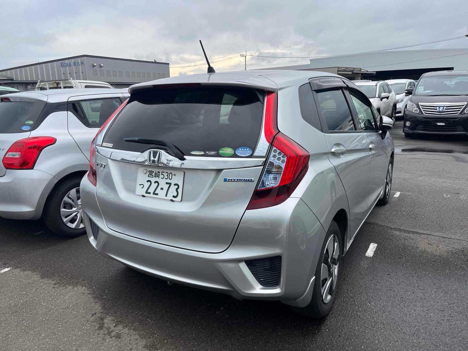 HONDA FIT HV F-PACKAGE Image 4