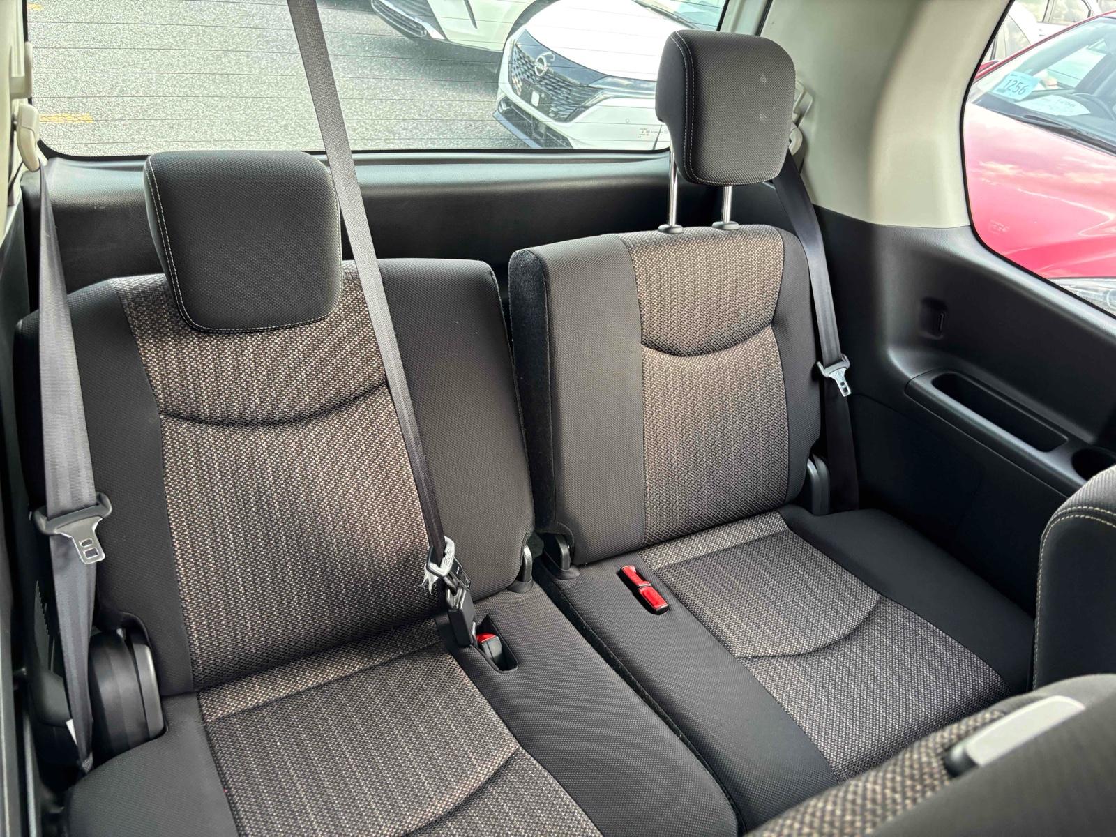 NISSAN SERENA HYBRID HIGHWAY STAR Image 14