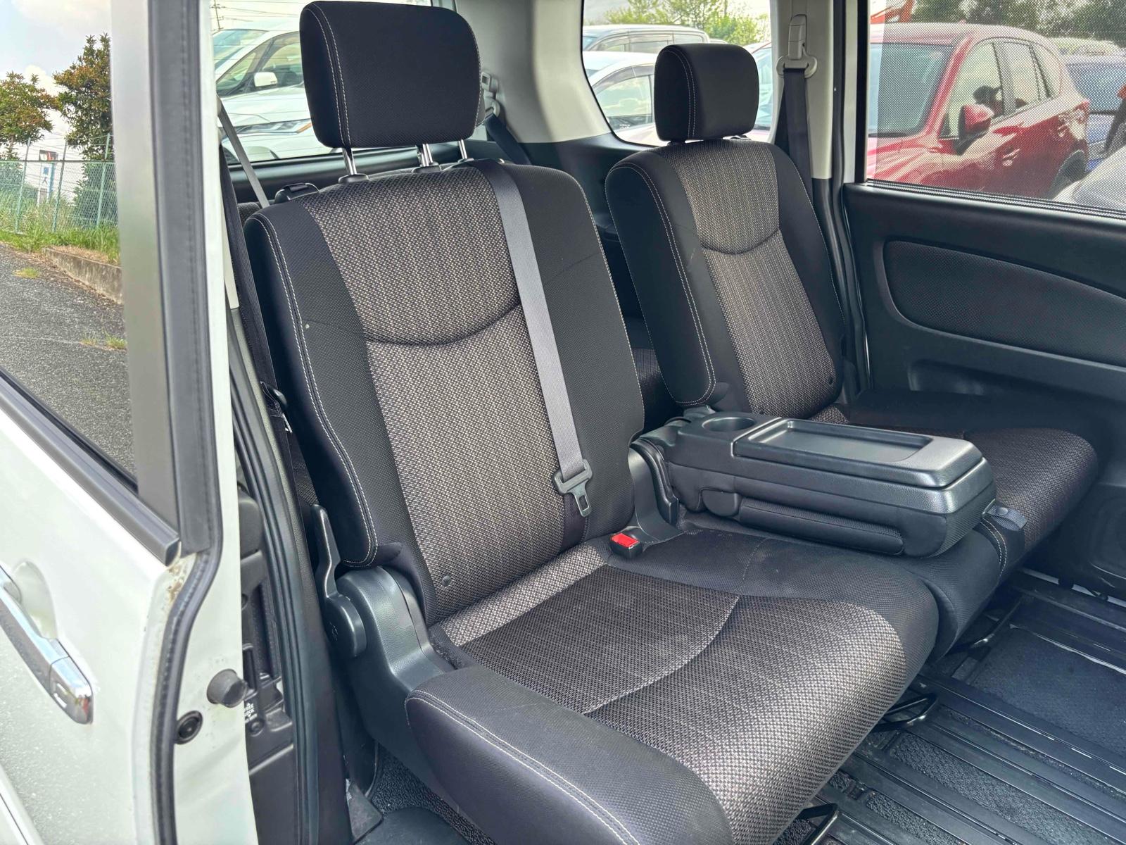NISSAN SERENA HYBRID HIGHWAY STAR Image 13