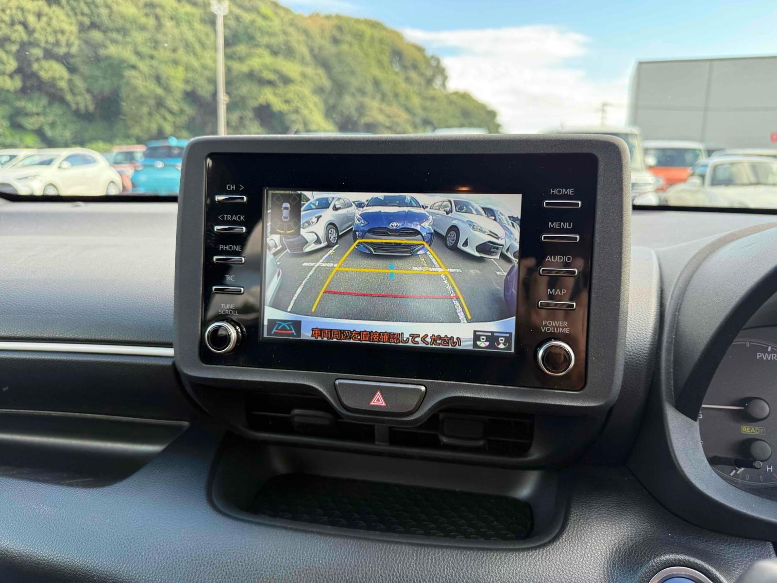 TOYOTA YARIS HYBRID X Image 12