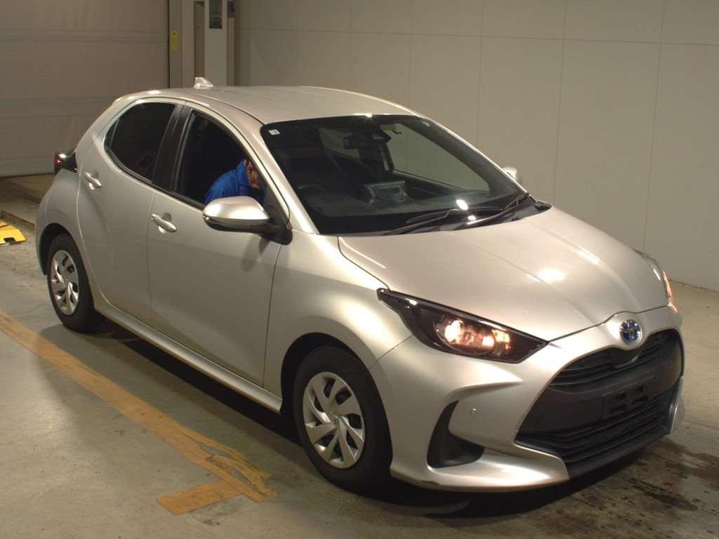 TOYOTA YARIS HYBRID X Image 6