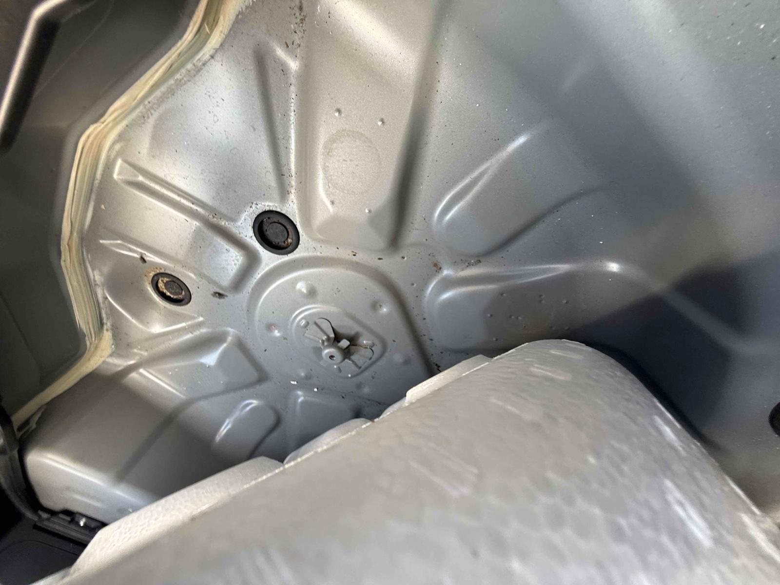 TOYOTA YARIS HYBRID X Image 23