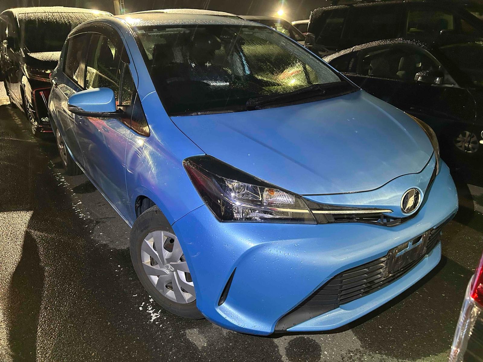TOYOTA VITZ 5D 1.3F LED EDITION Image 7