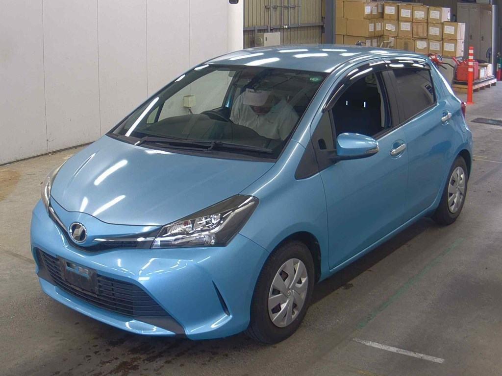 TOYOTA VITZ 5D 1.3F LED EDITION Image 4