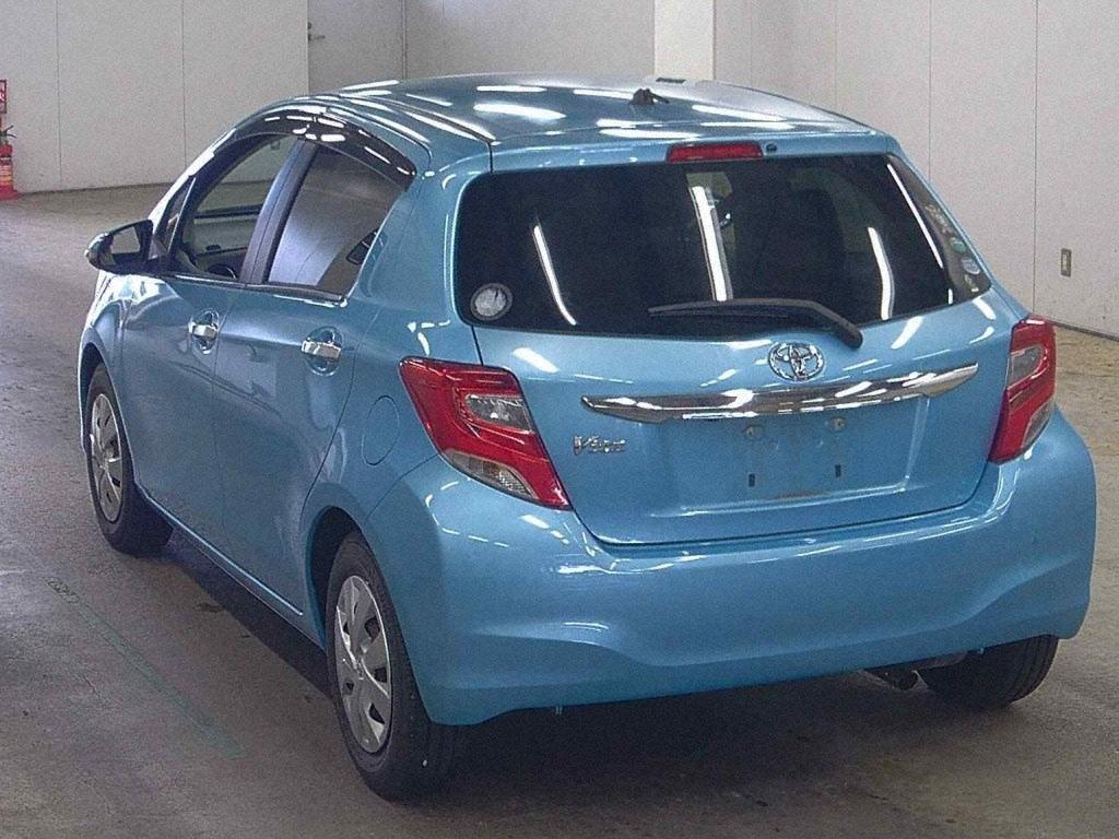 TOYOTA VITZ 5D 1.3F LED EDITION Image 2