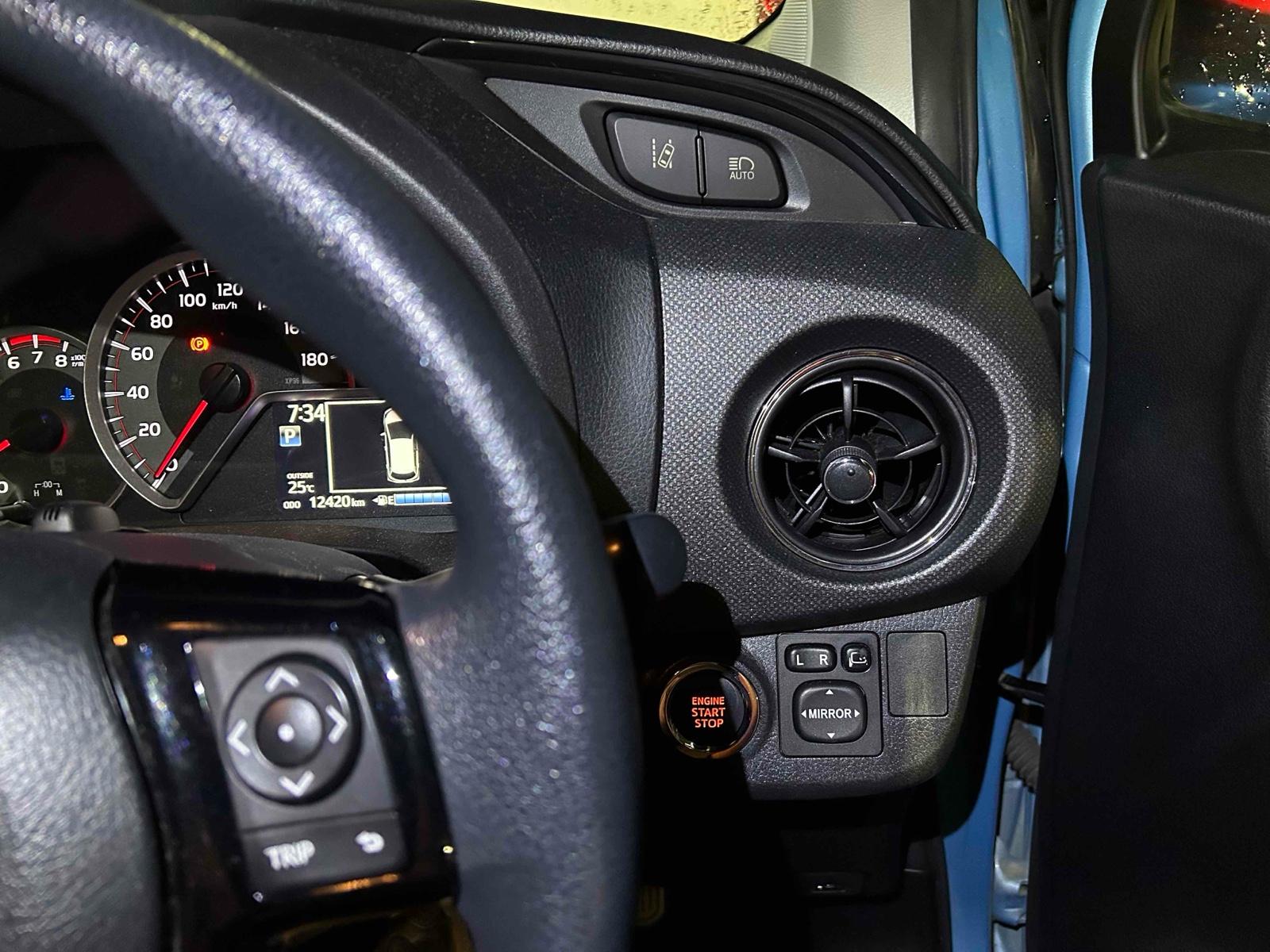 TOYOTA VITZ 5D 1.3F LED EDITION Image 10