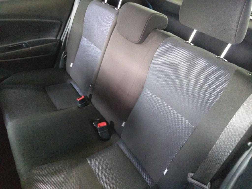 TOYOTA VITZ 5D 1.3F LED EDITION Image 6