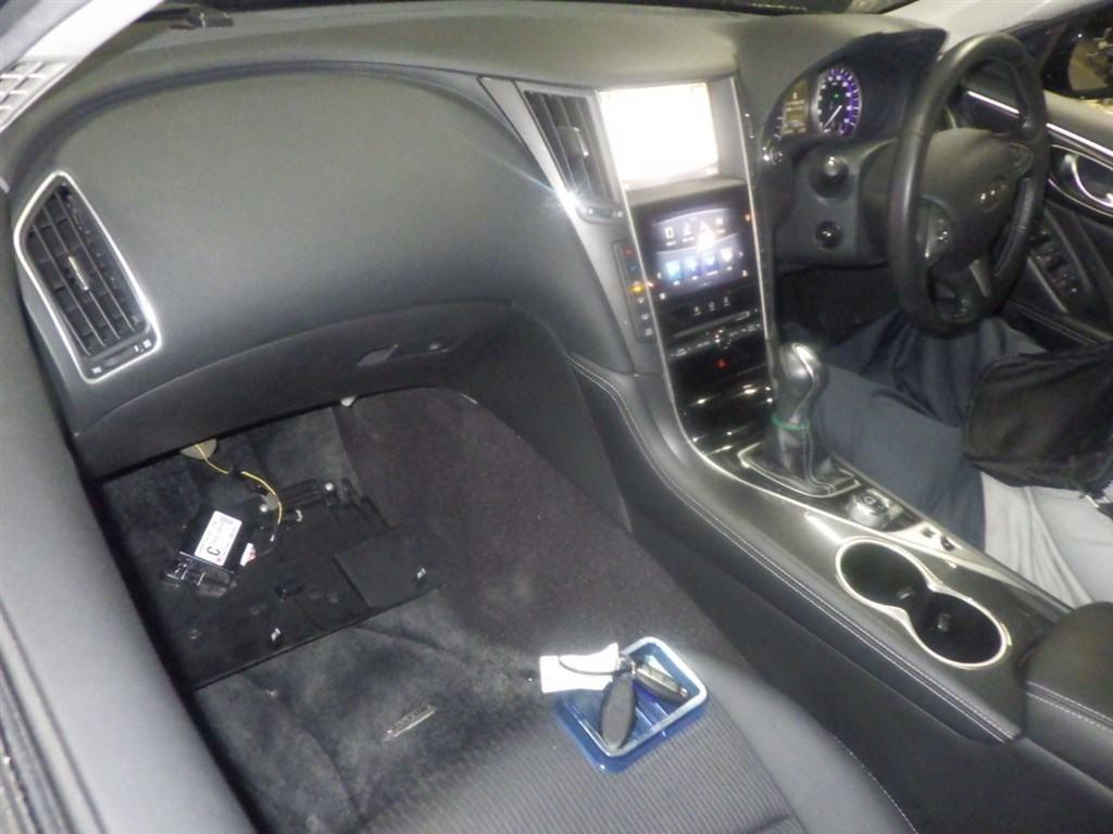 NISSAN SKYLINE 4D 350GT HYBRID Image 3