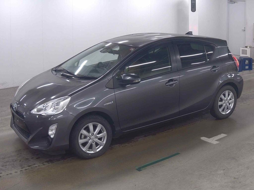 TOYOTA AQUA G BLACK SOFT LEATHER SELECTION Image 4