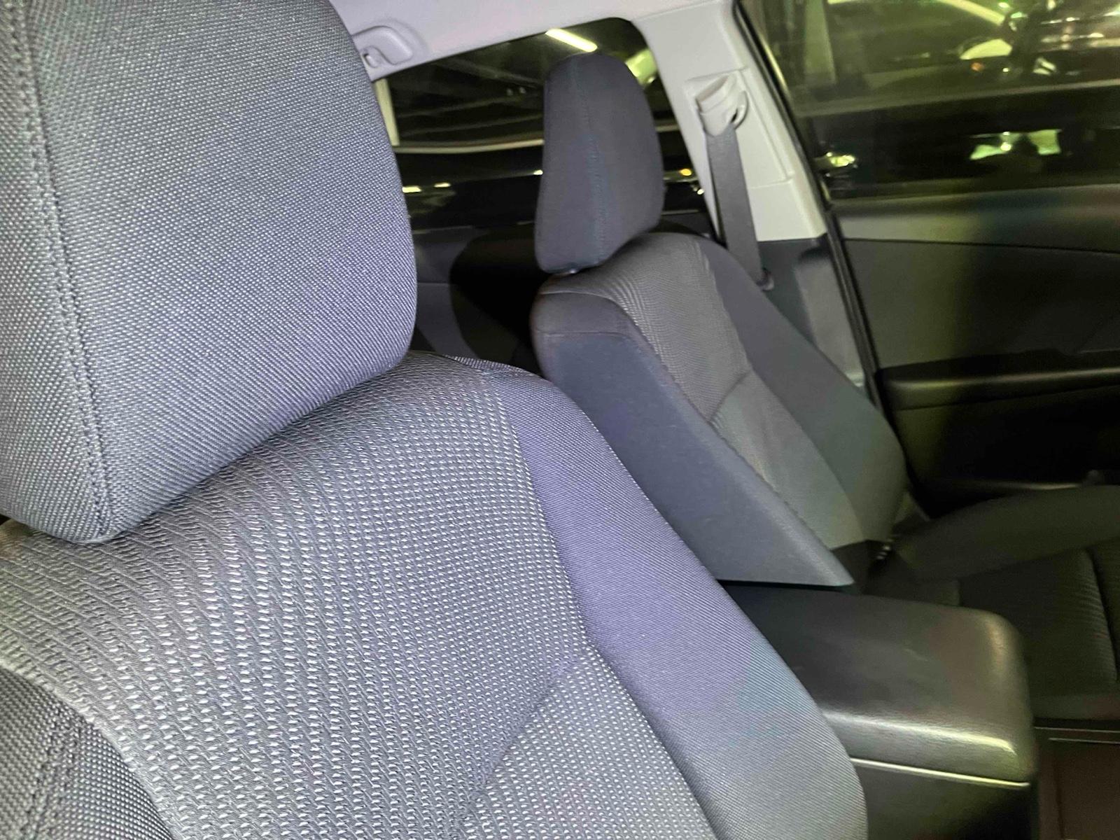 TOYOTA CAMRY 4D HYBRID G PACKAGE Image 4