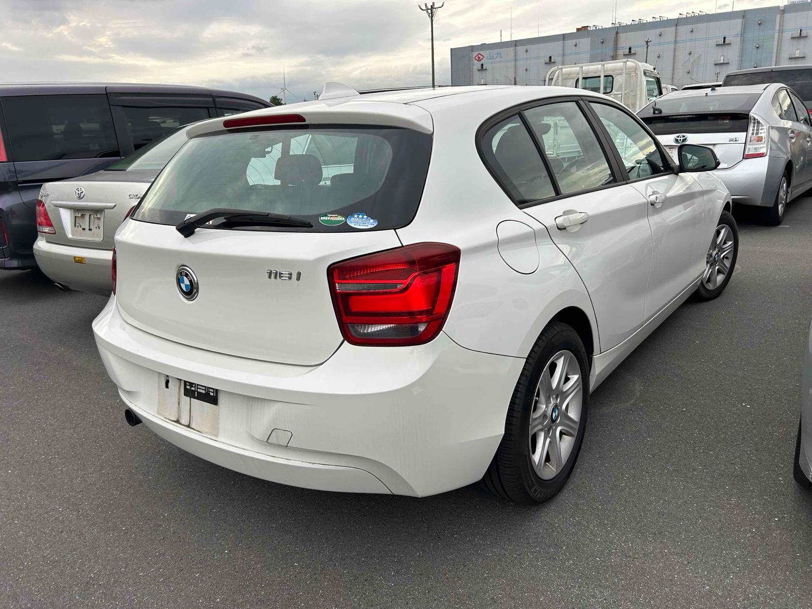 BMW 1 SERIES 116I Image 2
