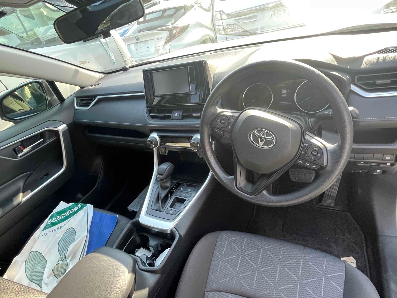 TOYOTA RAV4 HYBRID X Image 18