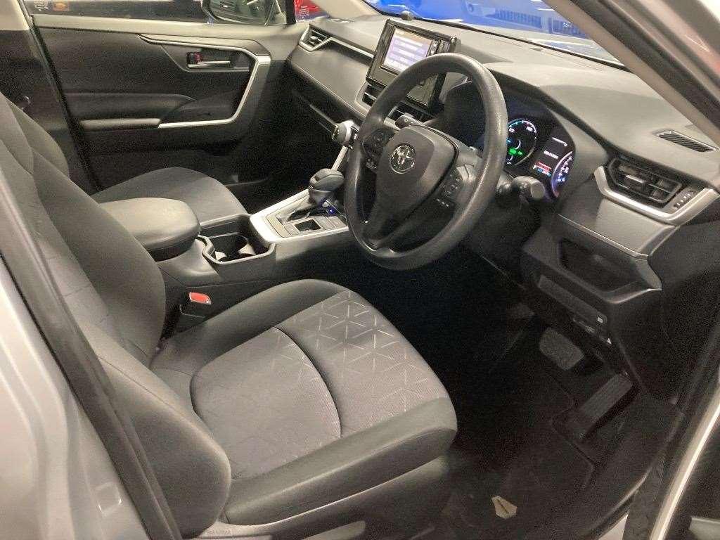 TOYOTA RAV4 HYBRID X Image 5