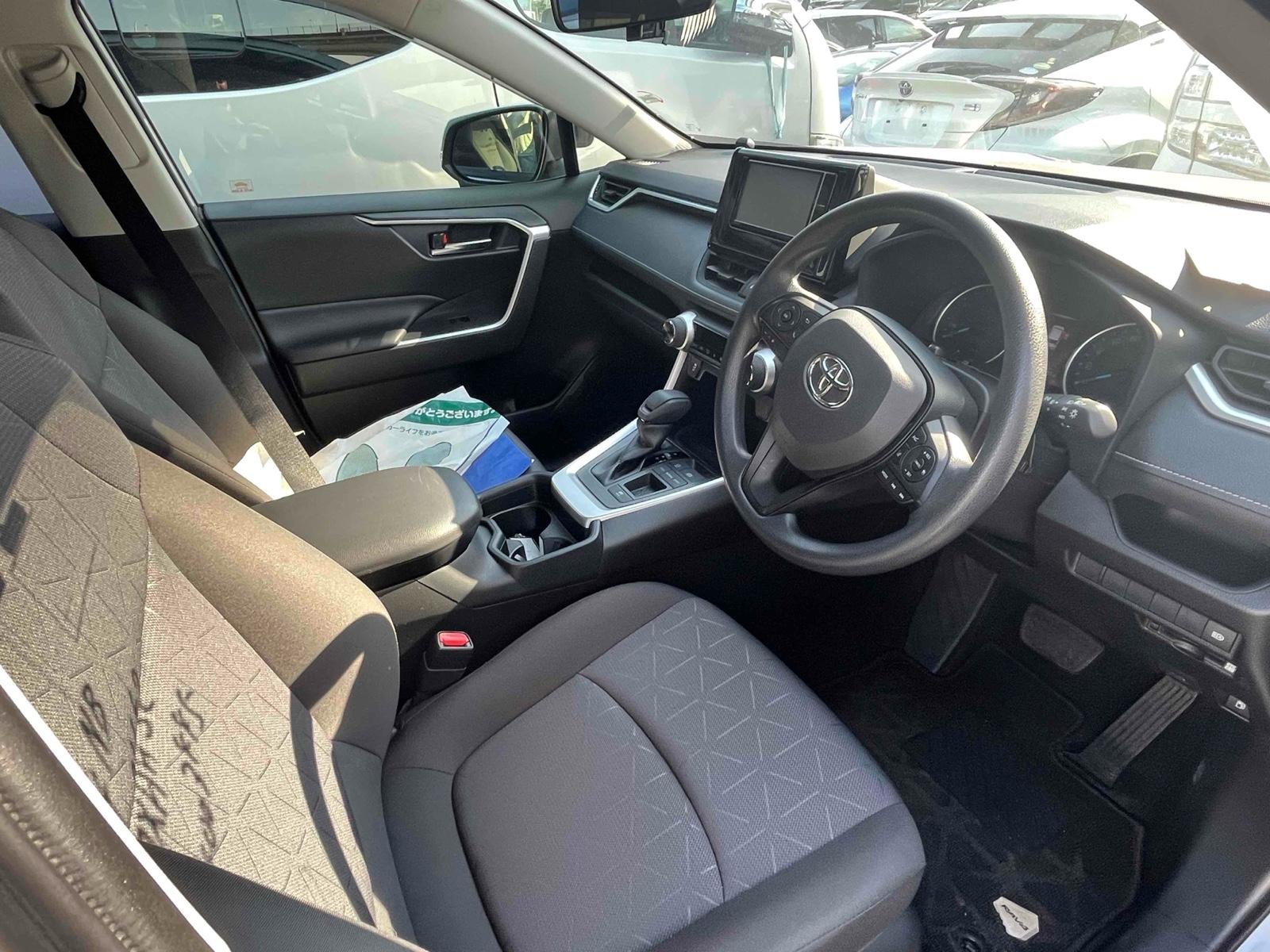 TOYOTA RAV4 HYBRID X Image 17