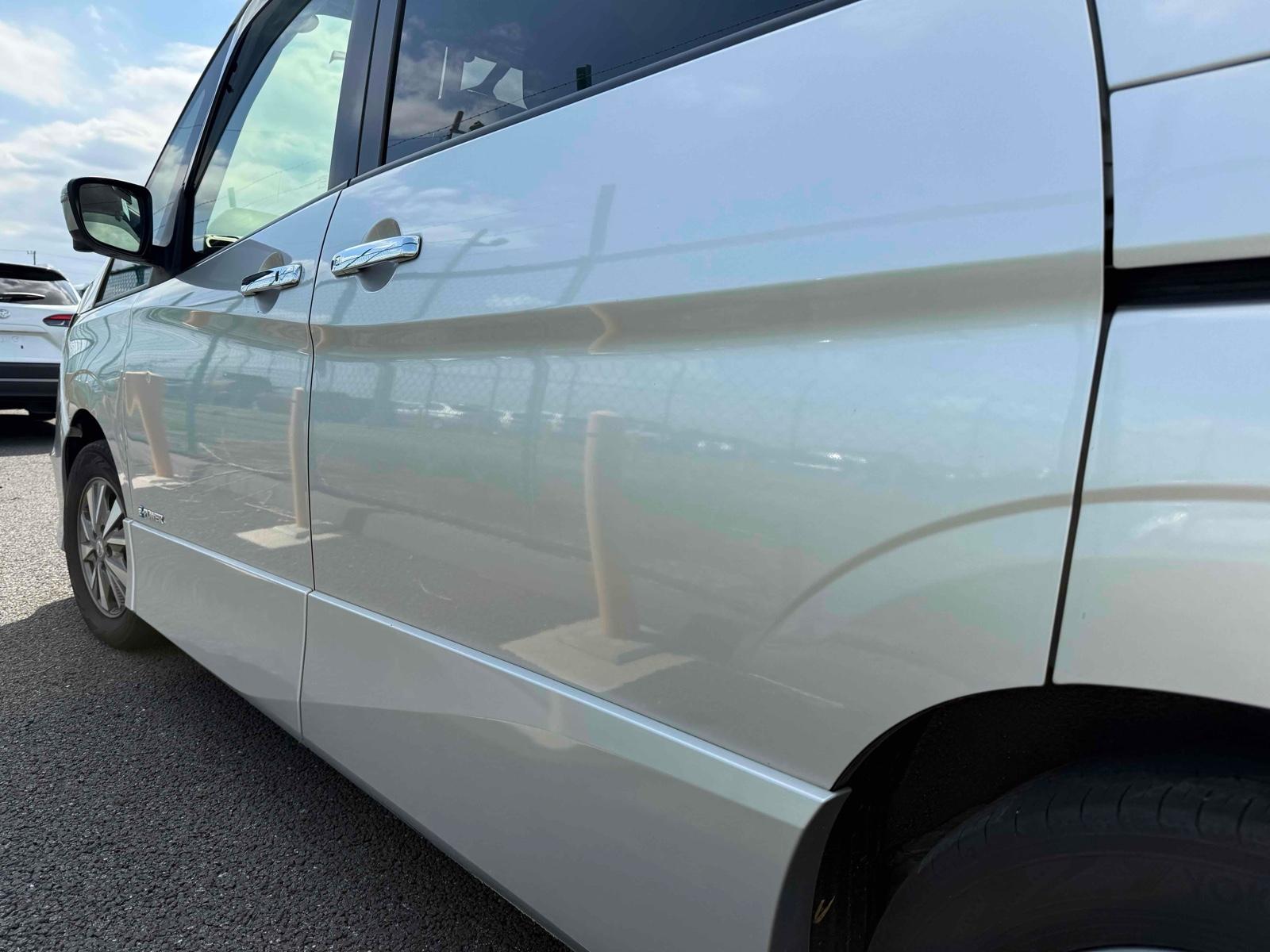 NISSAN SERENA E-POWER HIGHWAY STAR V Image 18