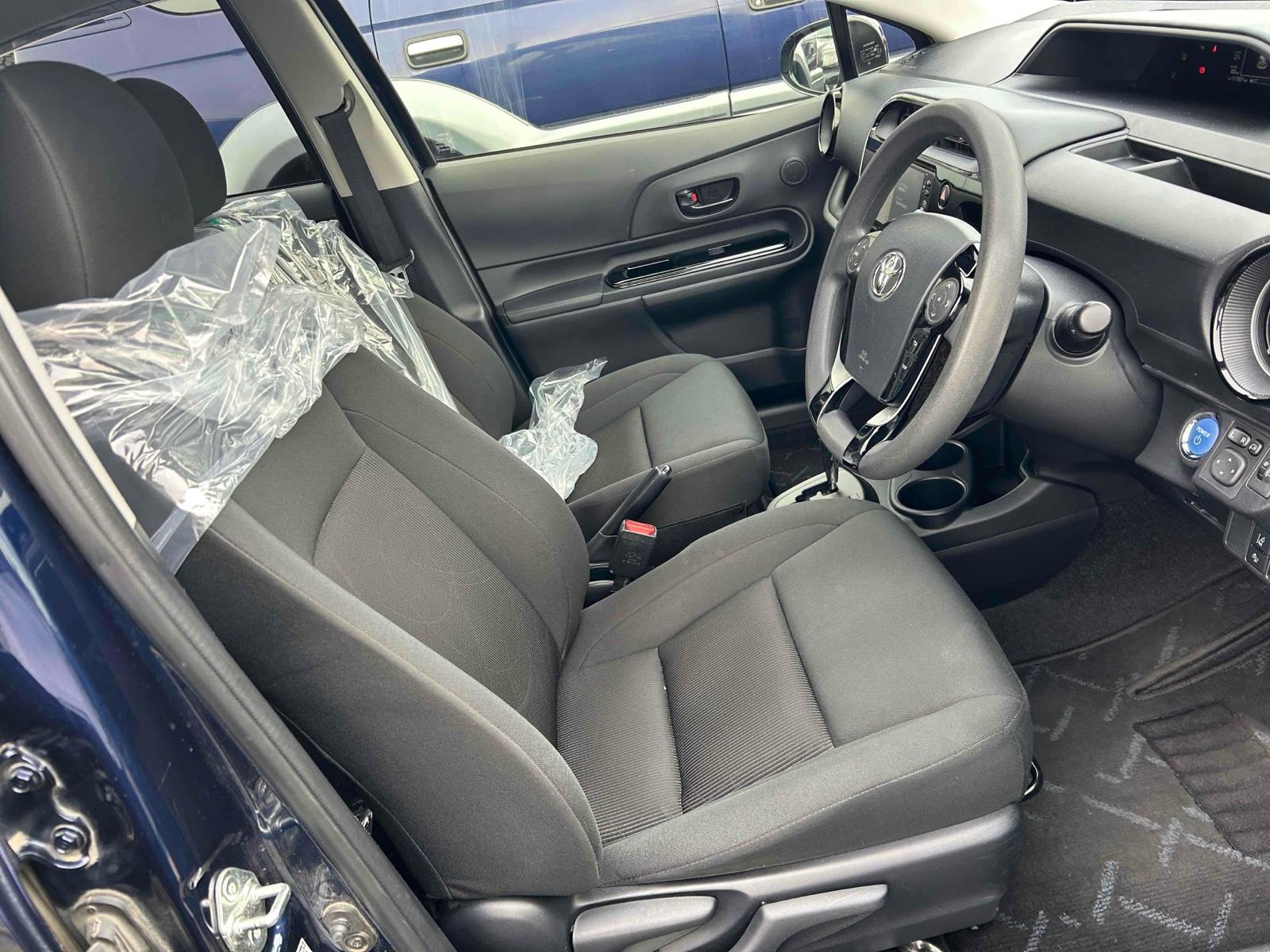 TOYOTA AQUA S STYLE BLACK Image 6