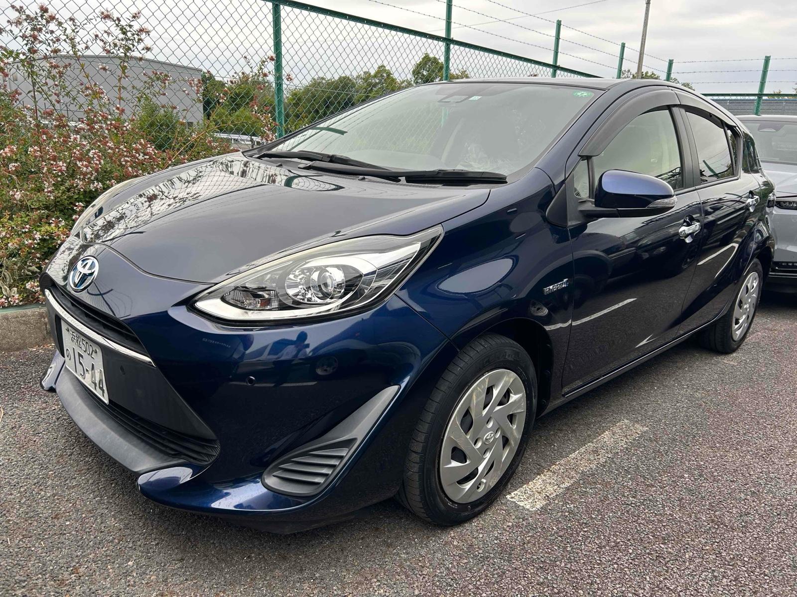 2018 Toyota AQUA 118,000 km