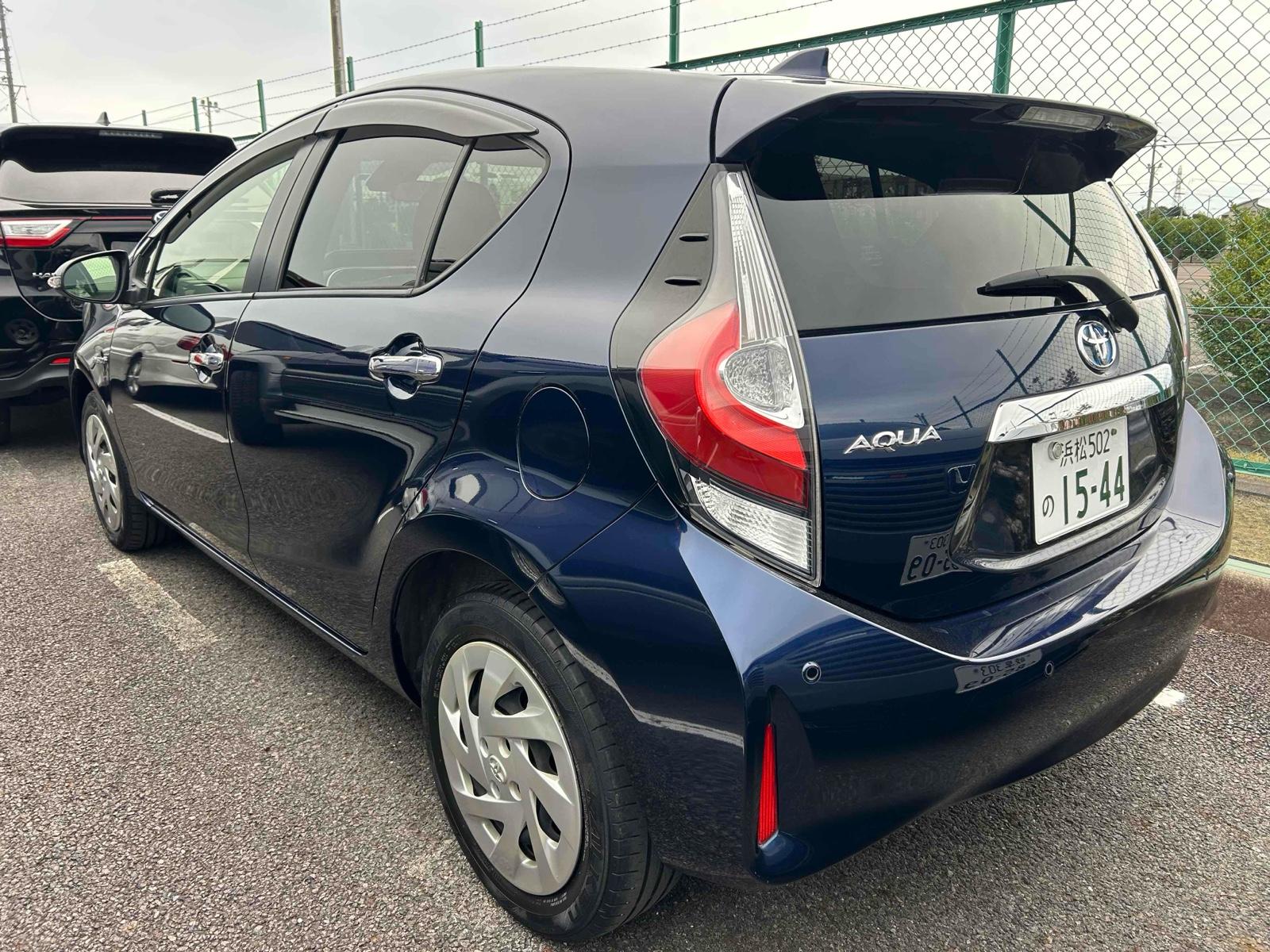 TOYOTA AQUA S STYLE BLACK Image 2