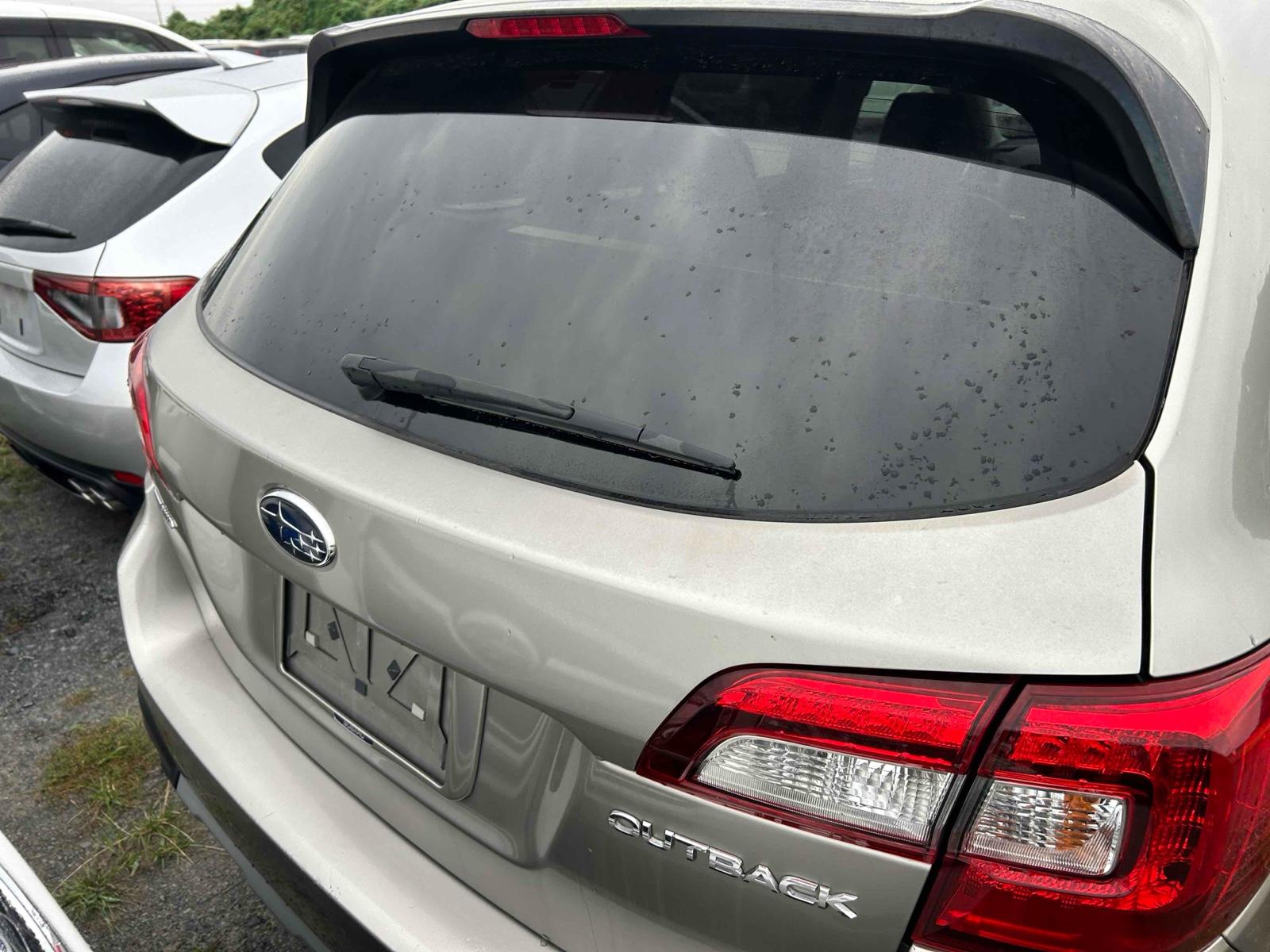 SUBARU LEGACY OUTBACK LIMITED 4WD Image 18