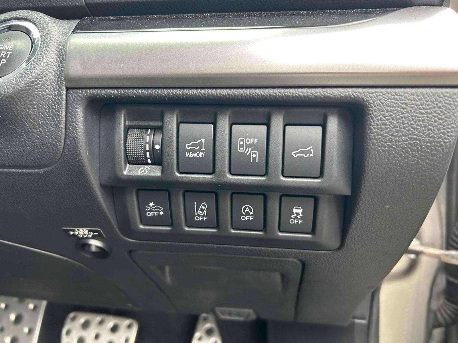 SUBARU LEGACY OUTBACK LIMITED 4WD Image 11
