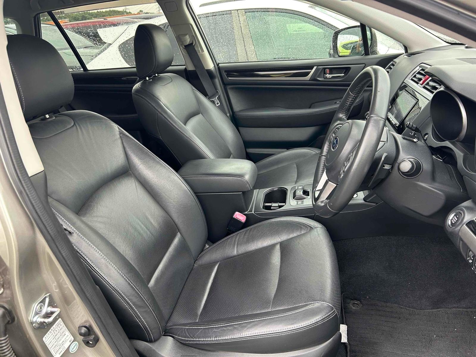 SUBARU LEGACY OUTBACK LIMITED 4WD Image 6