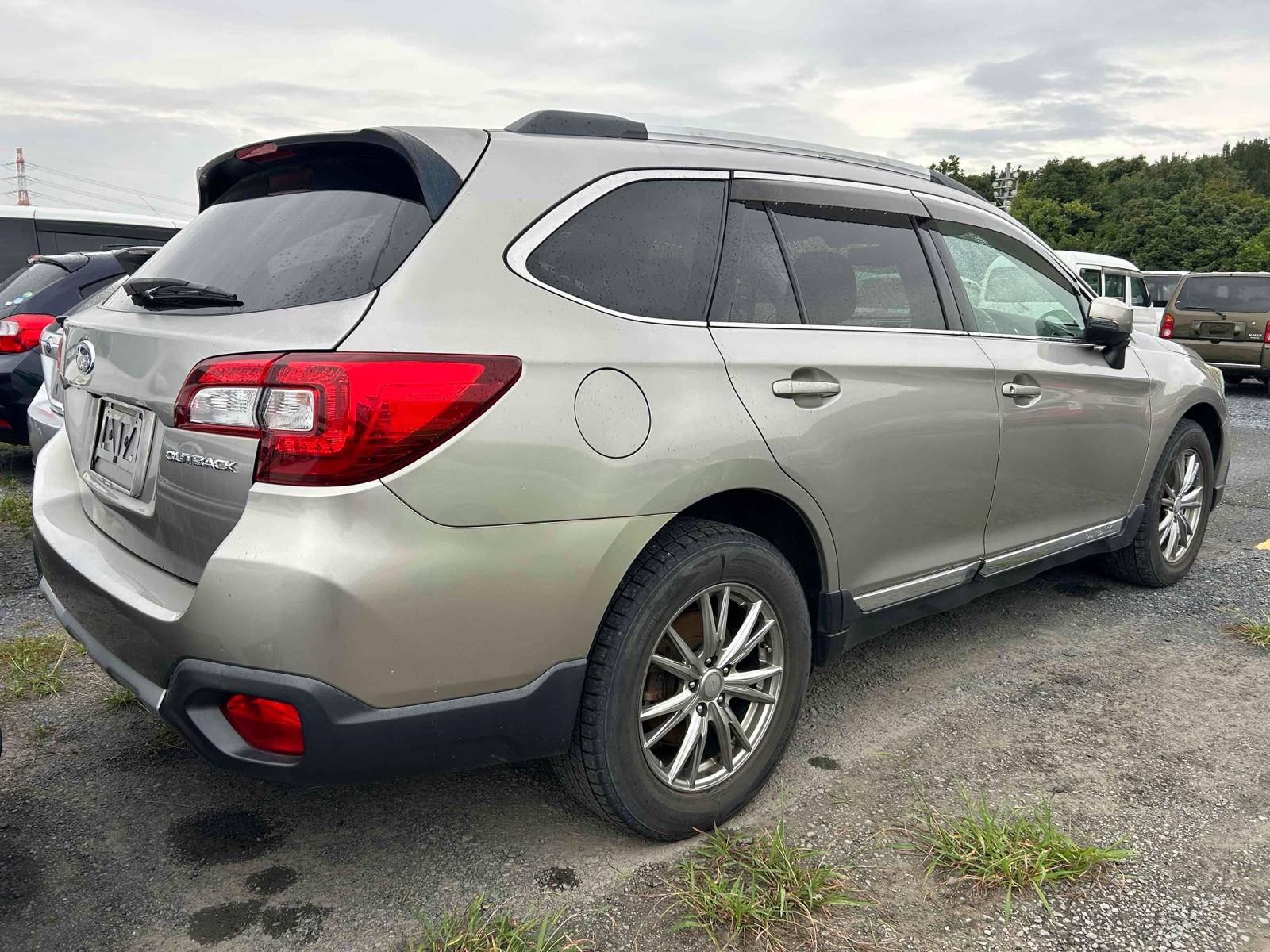 SUBARU LEGACY OUTBACK LIMITED 4WD Image 2
