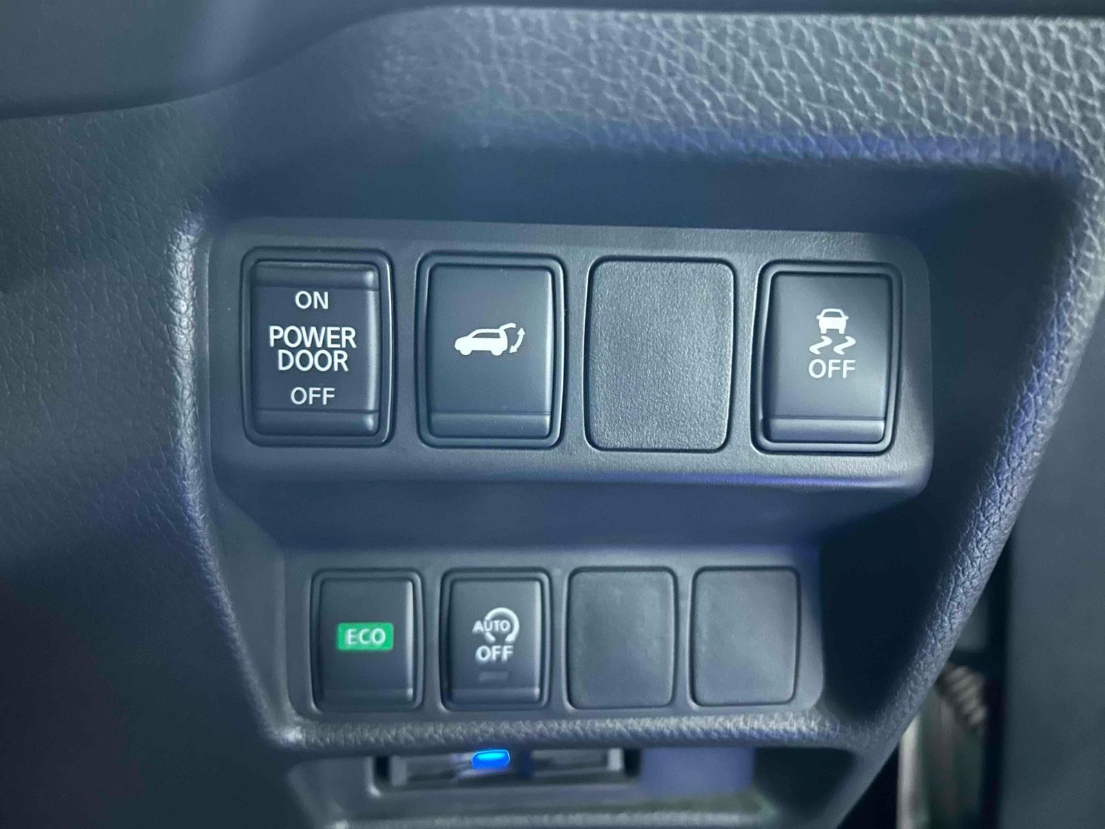 NISSAN XTRAIL 20X 4WD Image 19