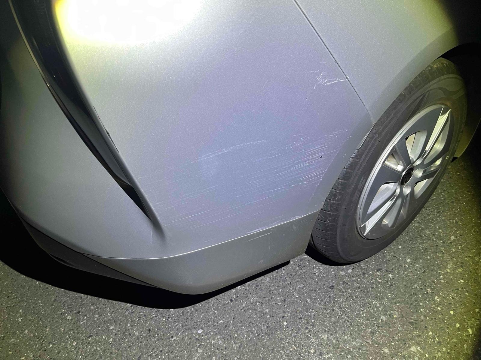 TOYOTA PRIUS 5D Image 10