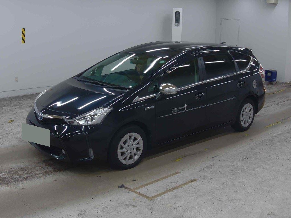 TOYOTA PRIUS ALPHA S Image 6