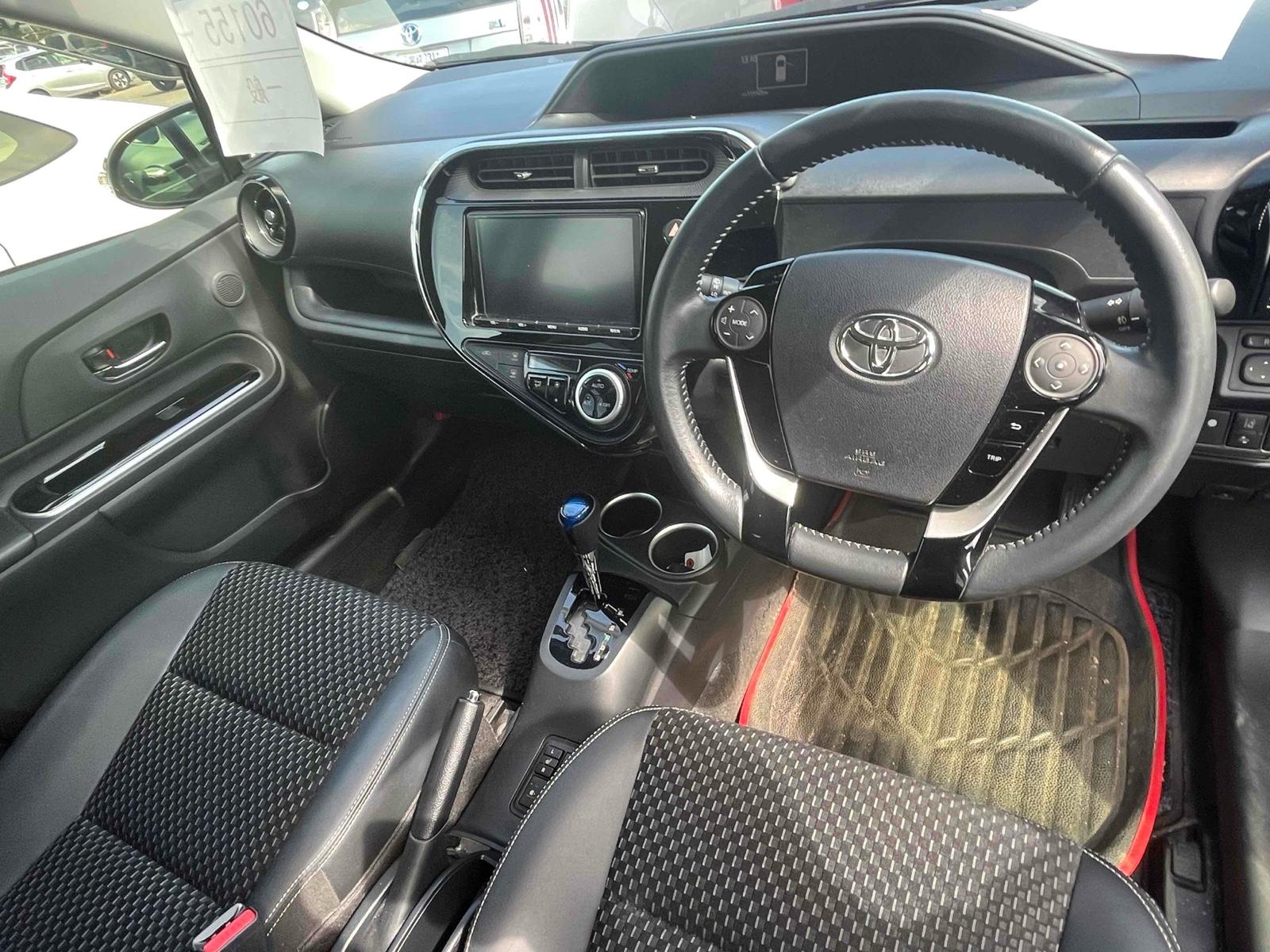 TOYOTA AQUA CROSS OVER Image 7