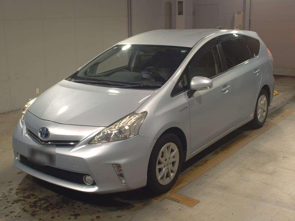 TOYOTA PRIUS ALPHA S Image 3