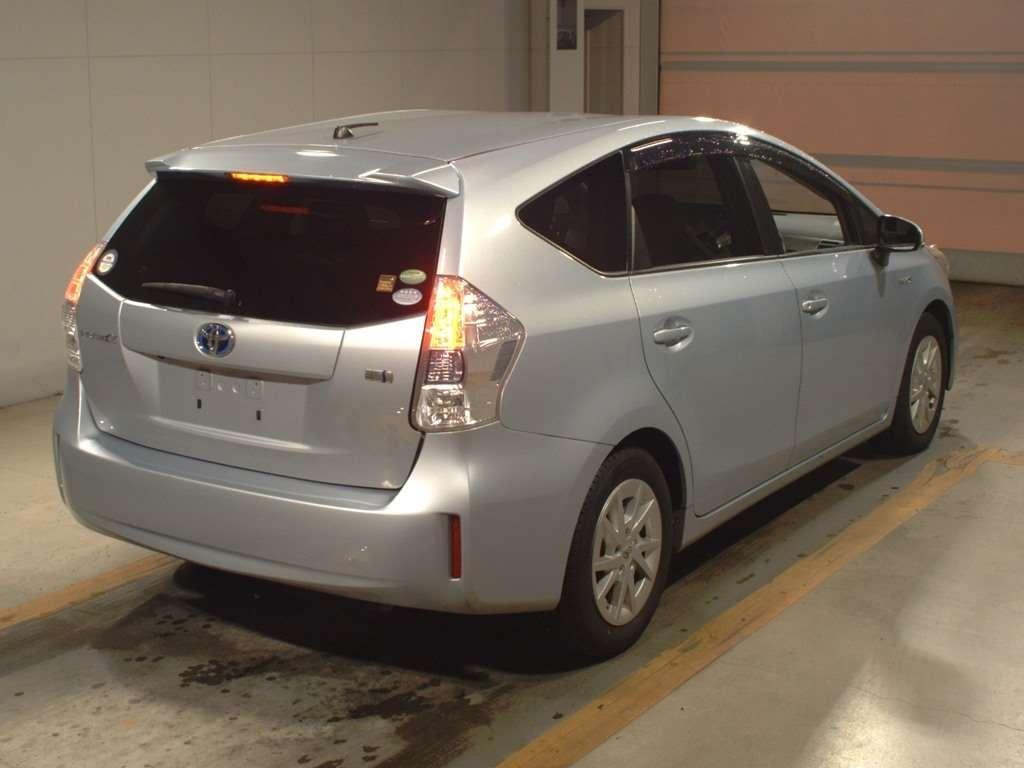 TOYOTA PRIUS ALPHA S Image 4