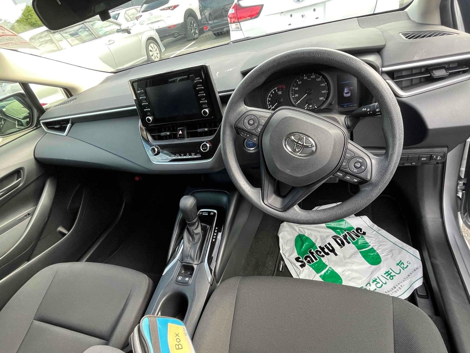 TOYOTA COROLLA TOURING HYBRID G-X Image 12