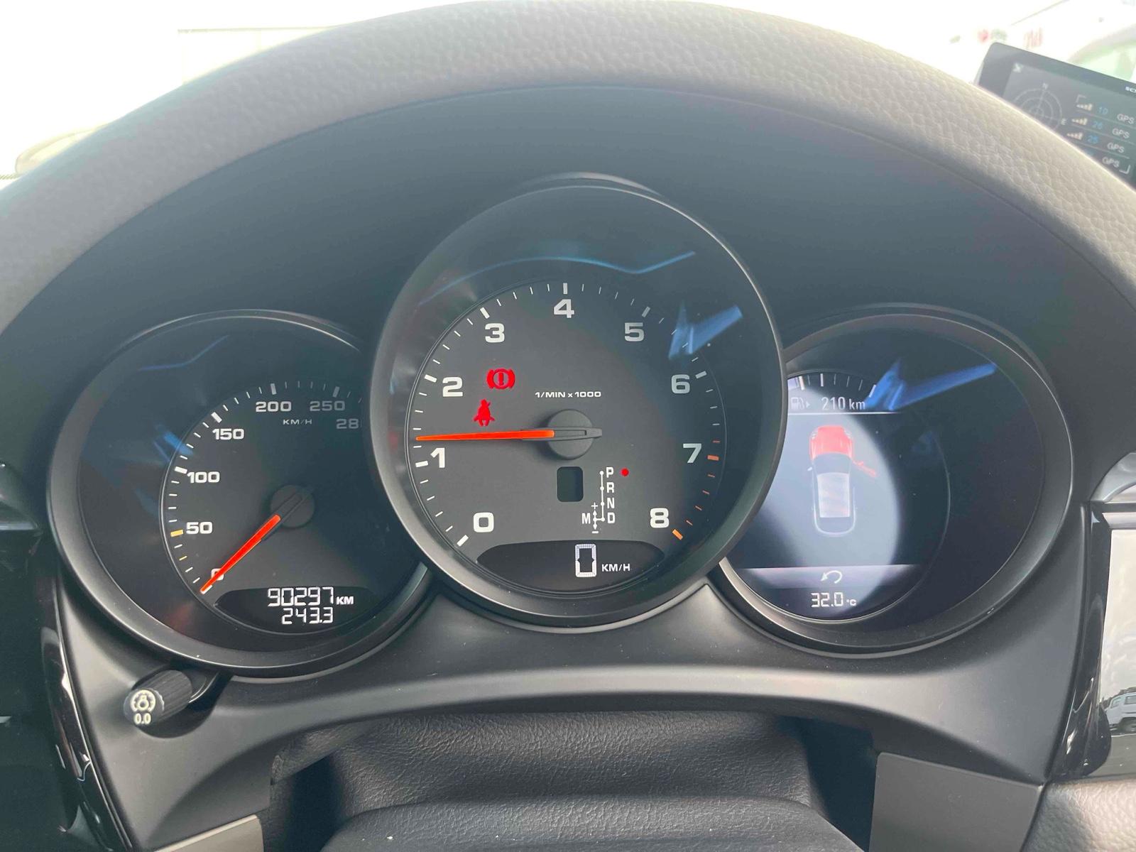 PORCHE MACAN MACAN 4WD Image 14