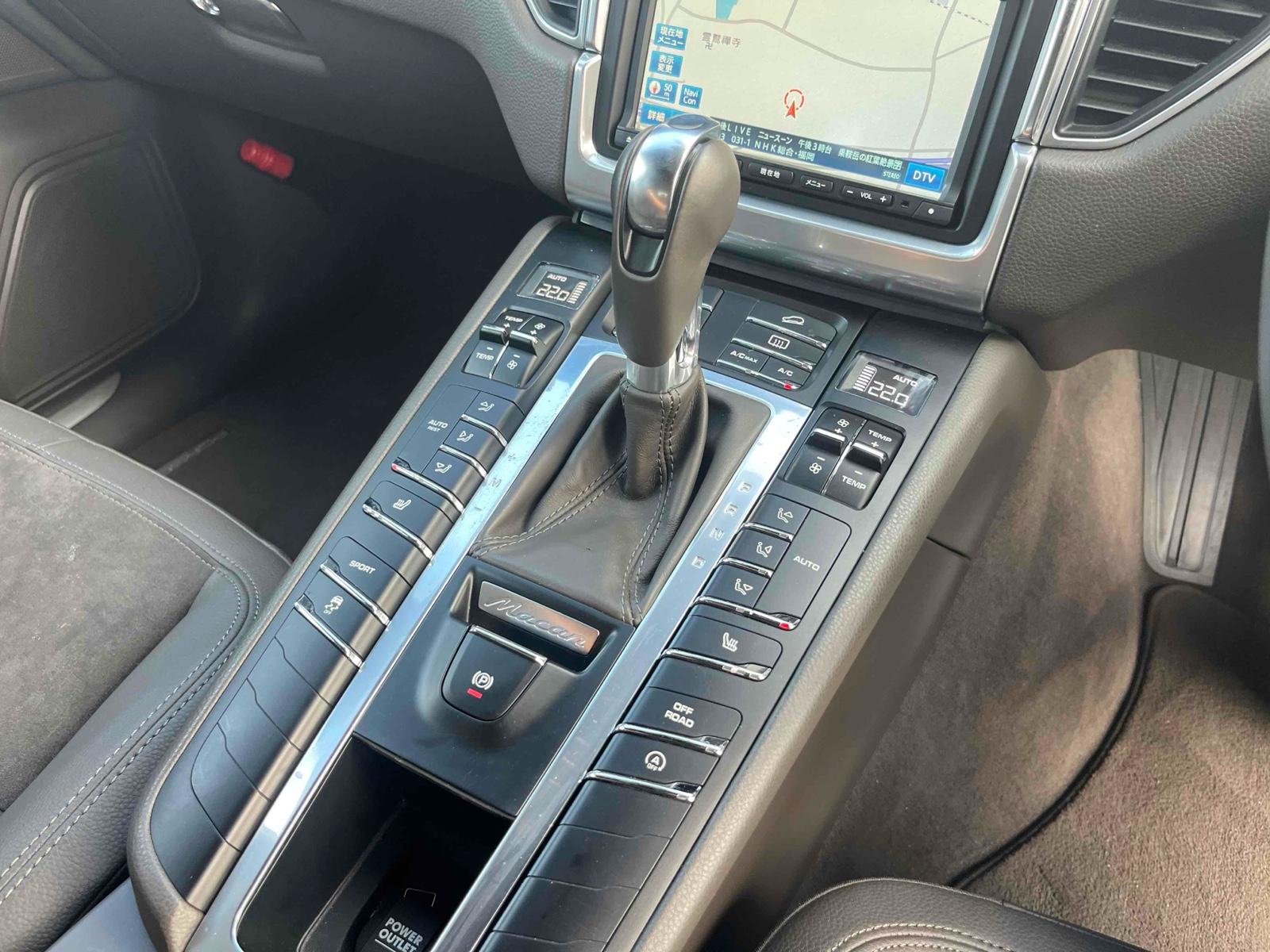 PORCHE MACAN MACAN 4WD Image 17