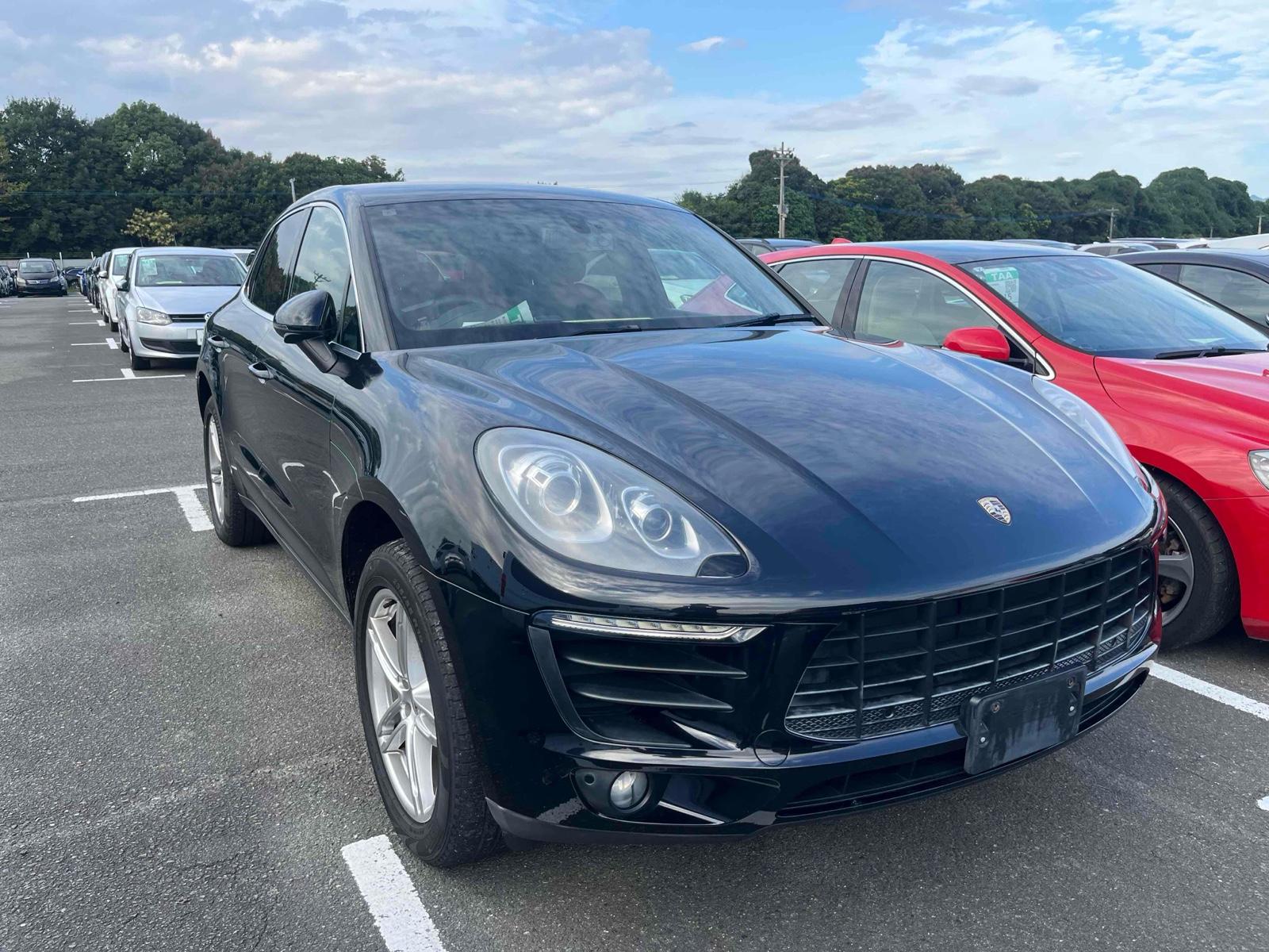 2015 Porche MACAN 90,000 km