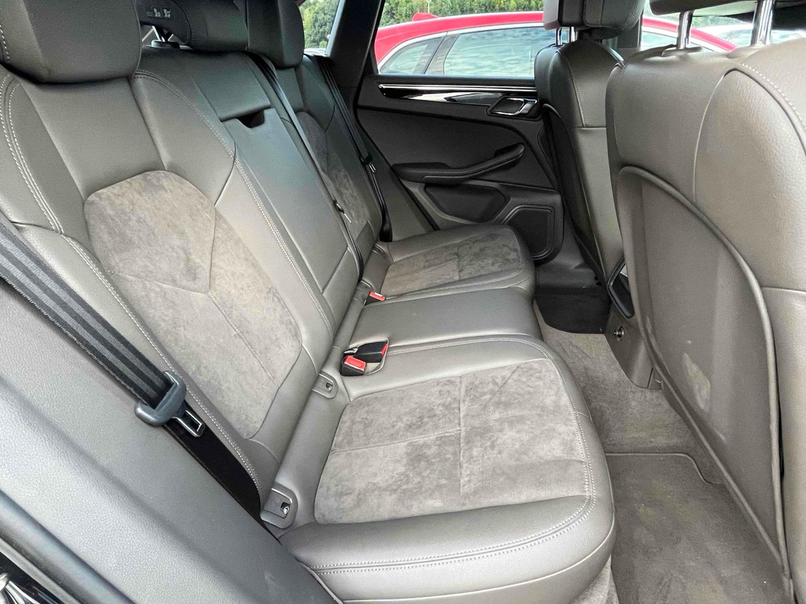 PORCHE MACAN MACAN 4WD Image 9