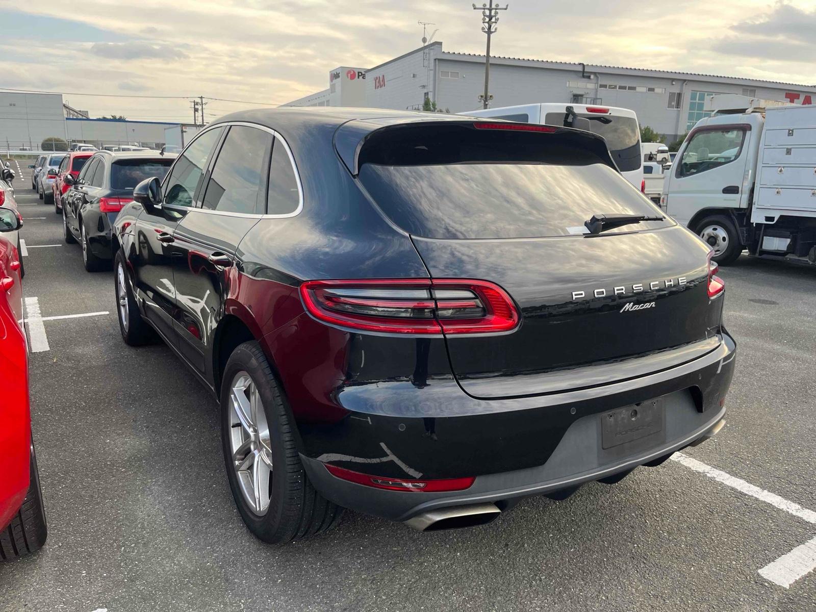 PORCHE MACAN MACAN 4WD Image 2