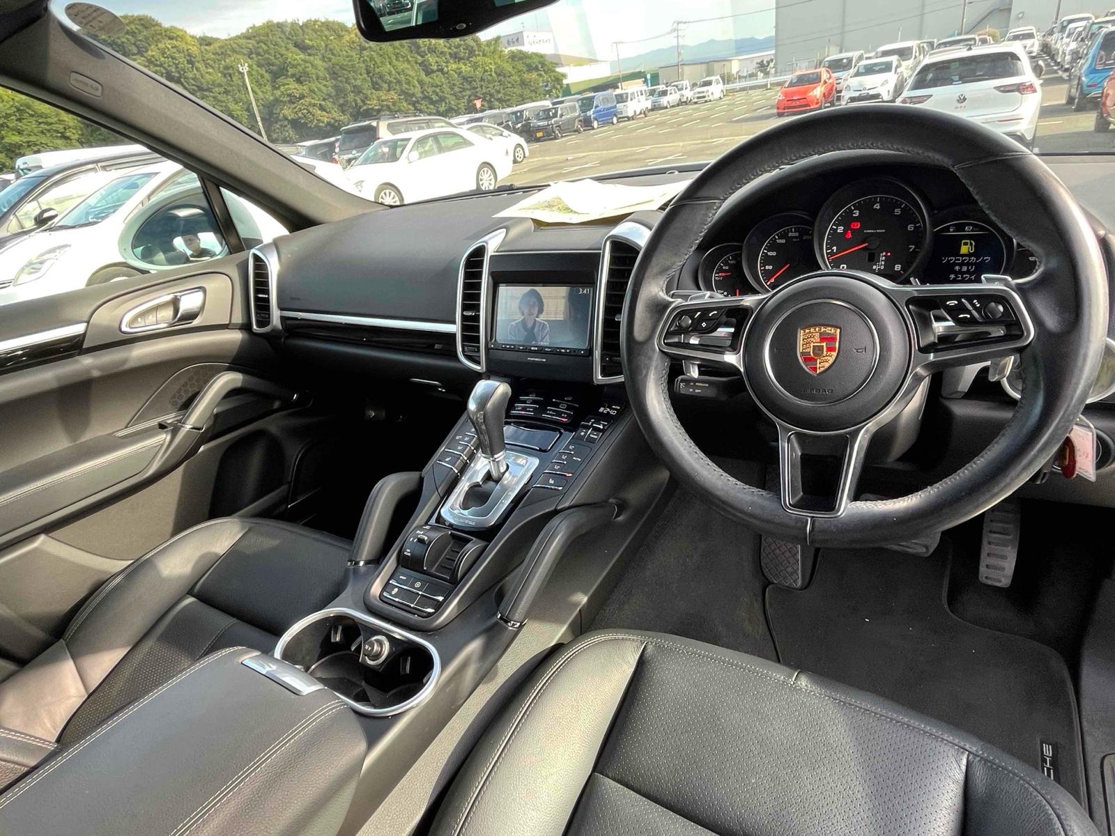 PORSCHE CAYENNE 4WD Image 5