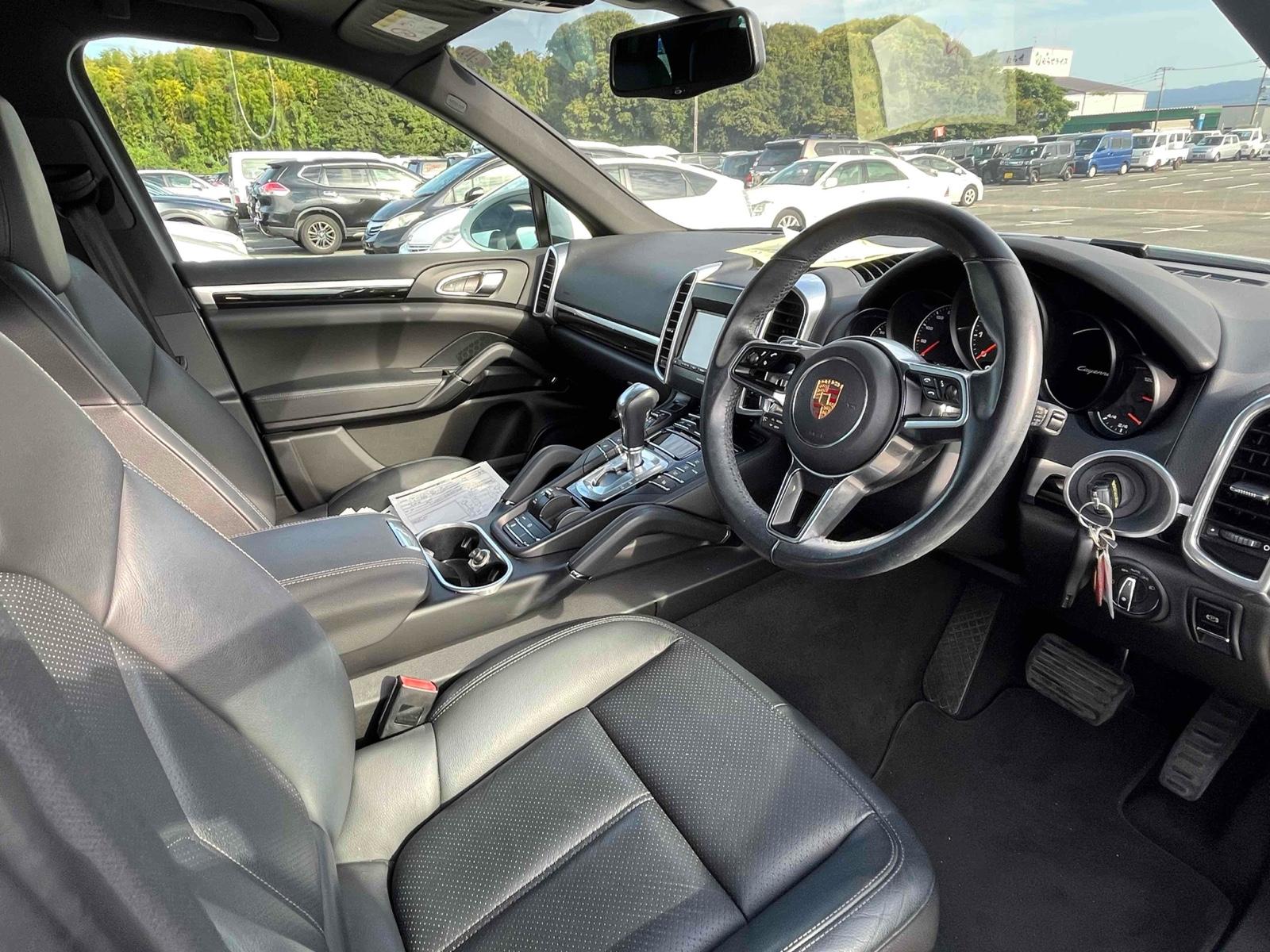 PORSCHE CAYENNE 4WD Image 6