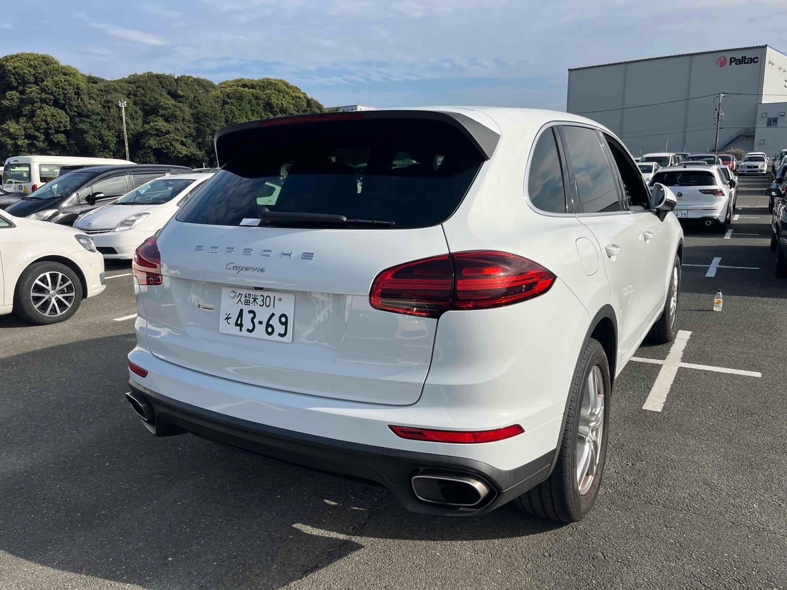 PORSCHE CAYENNE 4WD Image 2