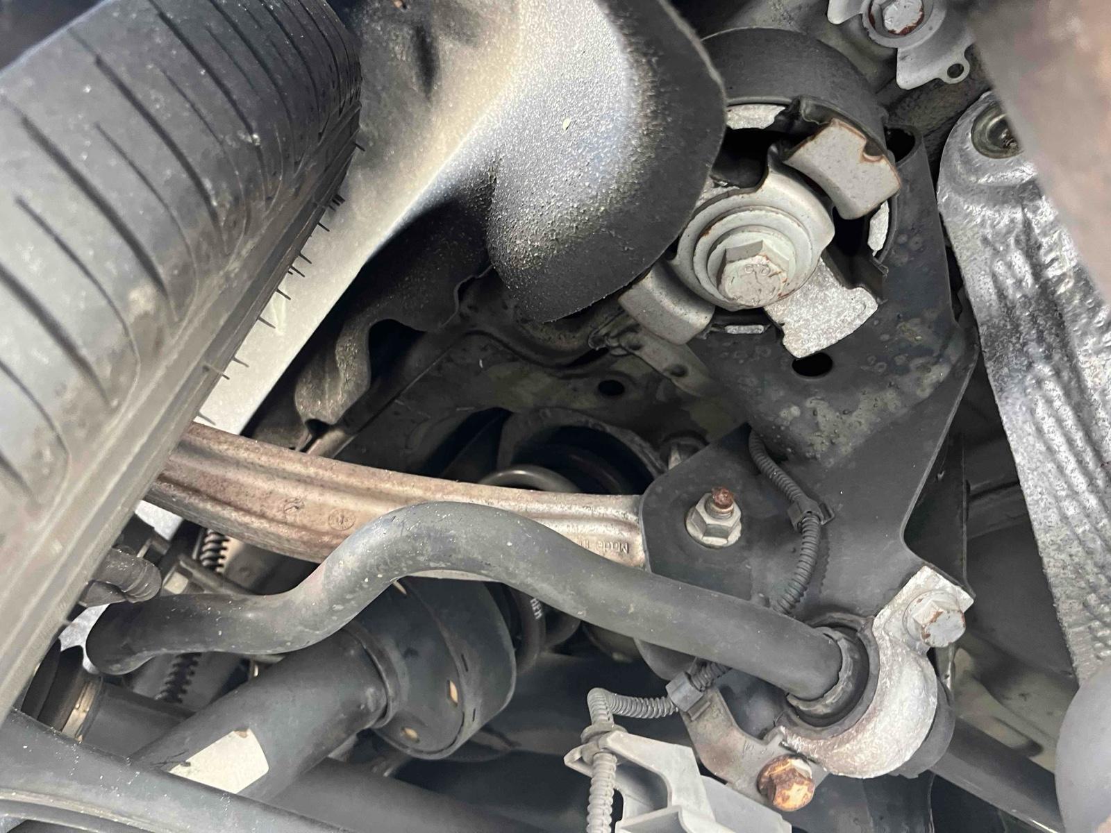 PORSCHE CAYENNE 4WD Image 16
