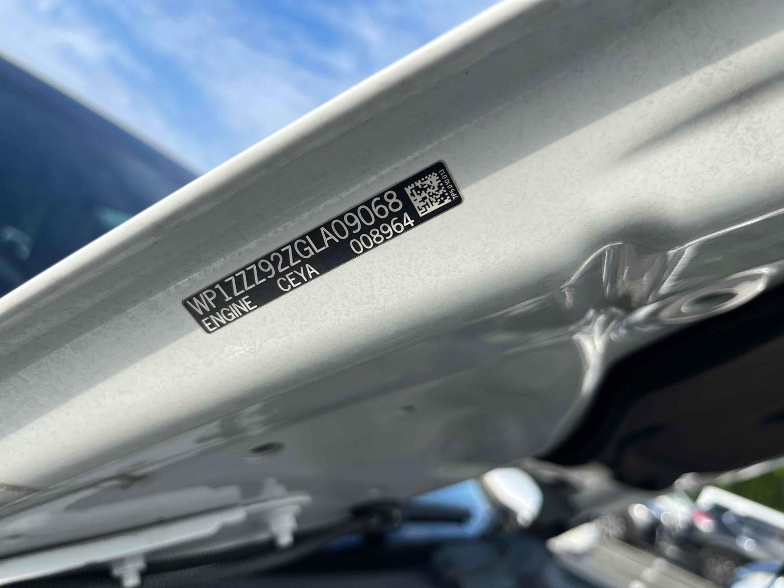 PORSCHE CAYENNE 4WD Image 18